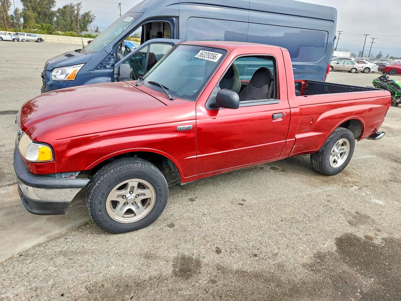 2000 Mazda B-Series SX, VIN 4F4YR12C6YTM26668 — Rear end