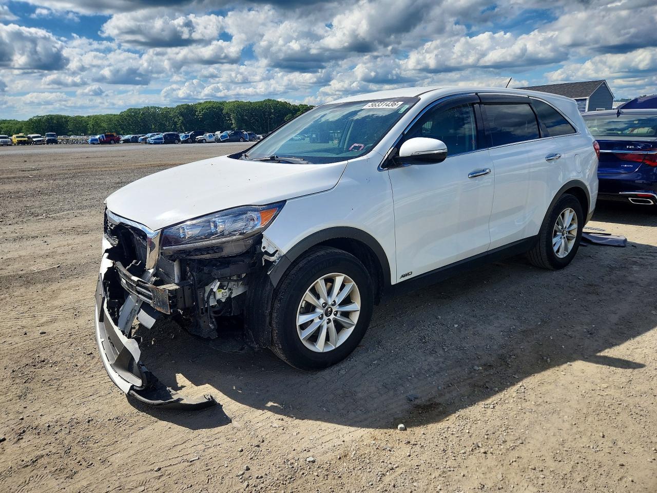 2019 Kia Sorento LX, VIN 5XYPGDA3XKG510492 — Front end