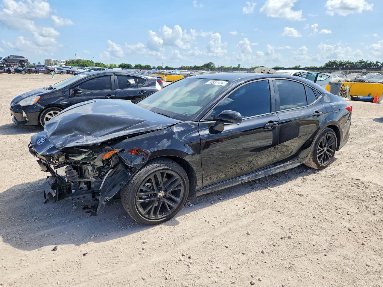 2026 Toyota Camry SE, VIN 4T1DAACK9TU659639 — Перед