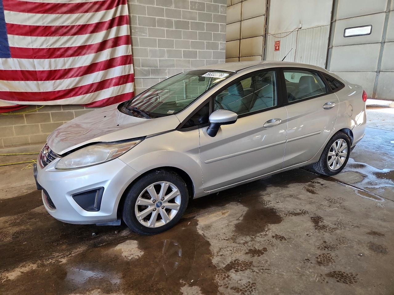 2011 Ford Fiesta SE, VIN 3FADP4BJ3BM212536 — Roof