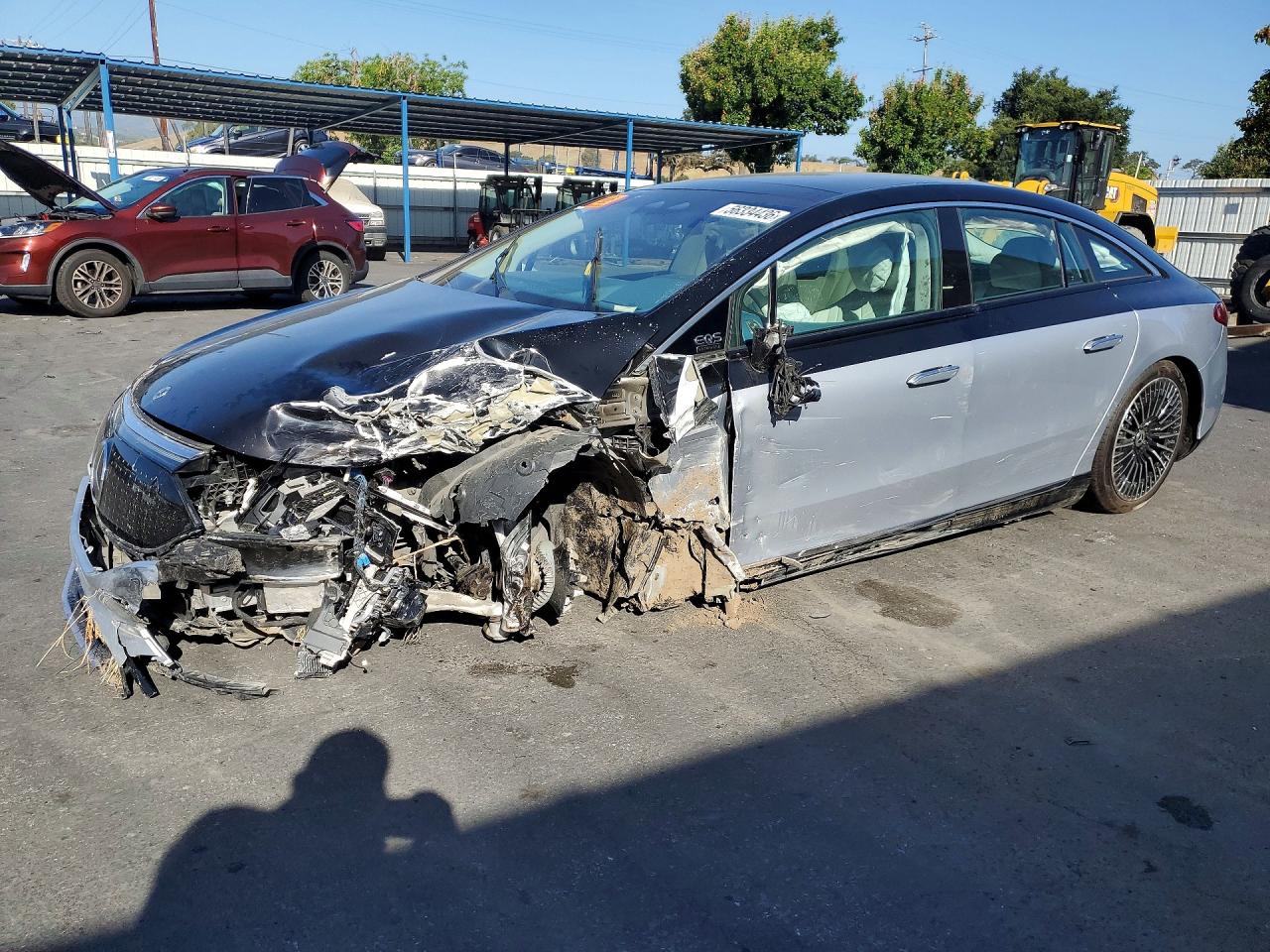 2022 Mercedes-Benz EQS 580, VIN W1KCG4EB7NA016049 — Front end