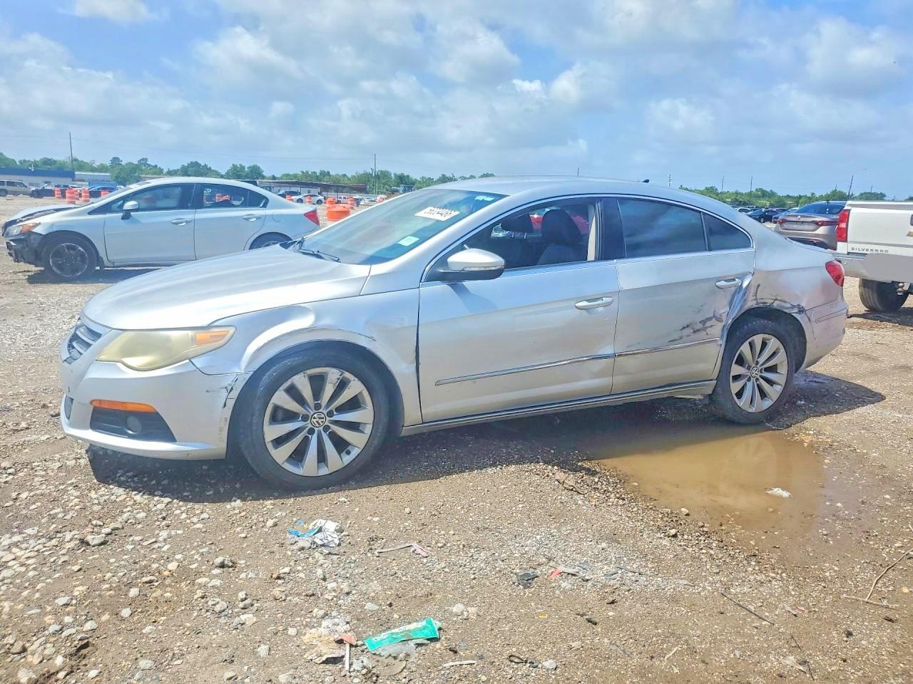 2010 Volkswagen CC Sport, VIN WVWML7AN5AE503765 — Front end
