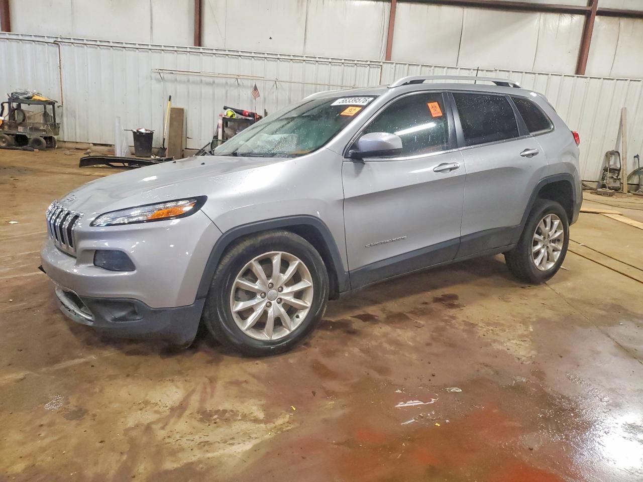 2016 Jeep Cherokee Limited, VIN 1C4PJMDS1GW268609 — Front end