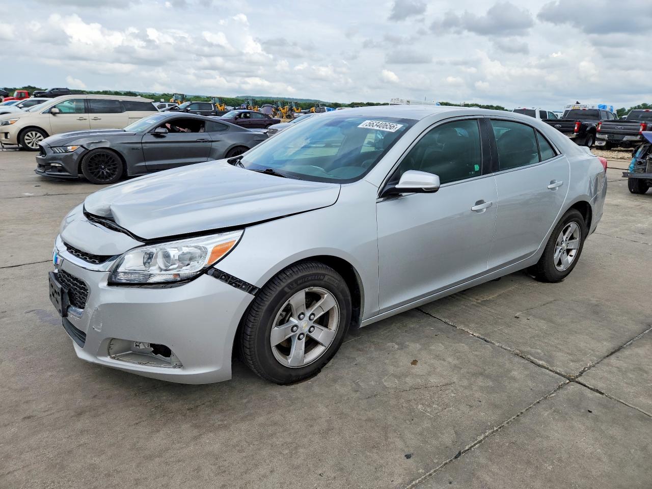 2016 Chevrolet Malibu LT, VIN 1G11C5SA7GU158751 — Front end