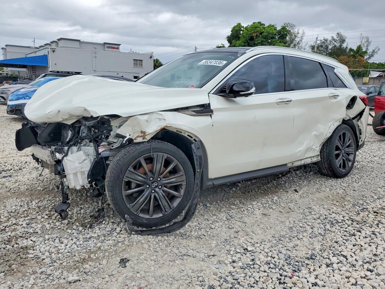 2020 Infiniti QX50 Essential, VIN 3PCAJ5M10LF111333 — Side