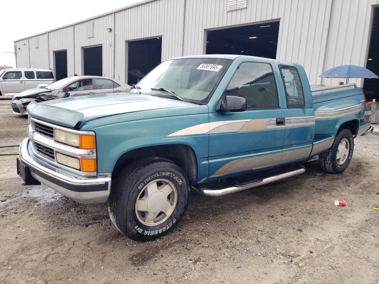 1997 Chevrolet K1500, VIN 2GBEK19R8V1148419 — Rear end