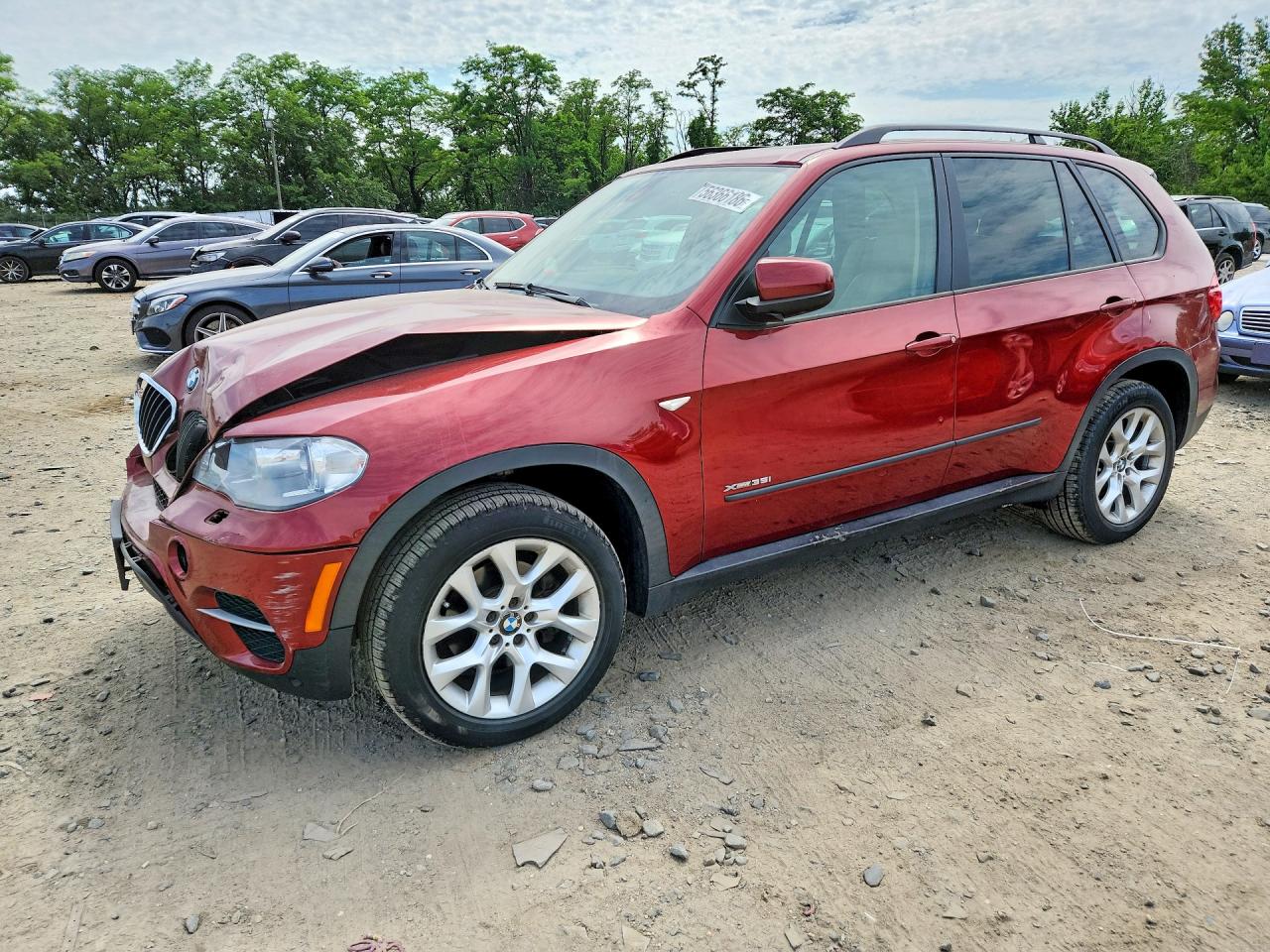 2012 BMW X5 35i, VIN 5UXZV4C53CL755605 — Front end