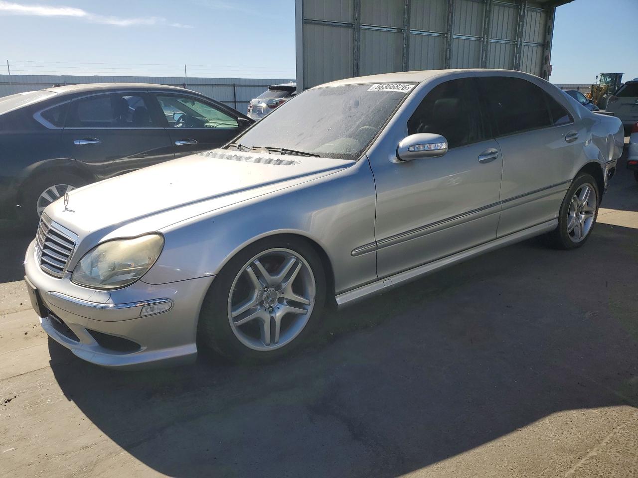 2006 Mercedes-Benz S 500, VIN WDBNG75JX6A462210 — Rear end