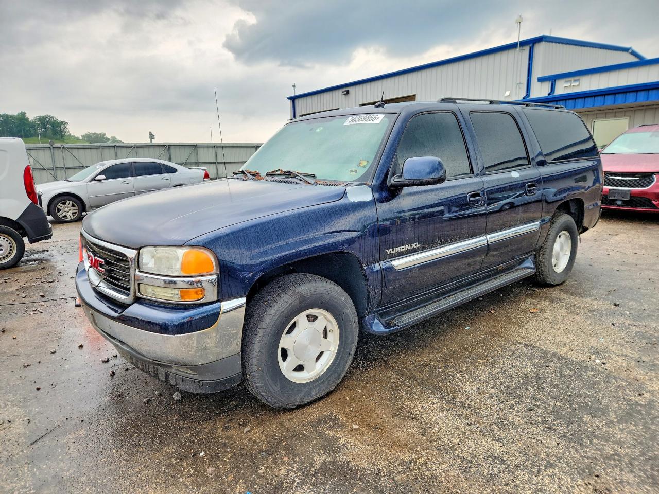 2004 GMC Yukon XL SLT, VIN 1GKEC16Z75J159225 — Minor dents and scratches