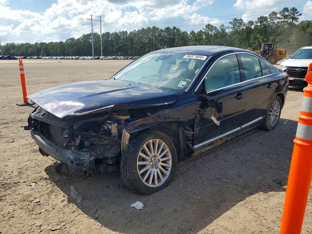 2013 Volvo S80 3.2L, VIN YV1952AS3D1172098 — Перед