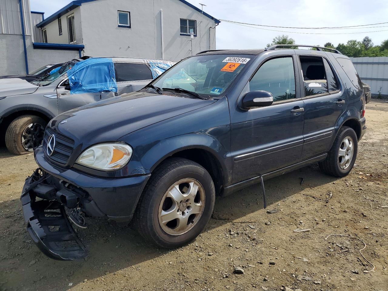 2003 Mercedes-Benz M 350, VIN 4JGAB57E23A443788 — Front end