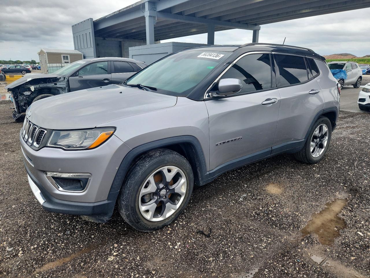 2019 Jeep Compass Limited, VIN 3C4NJCCB4KT711322 — Зад