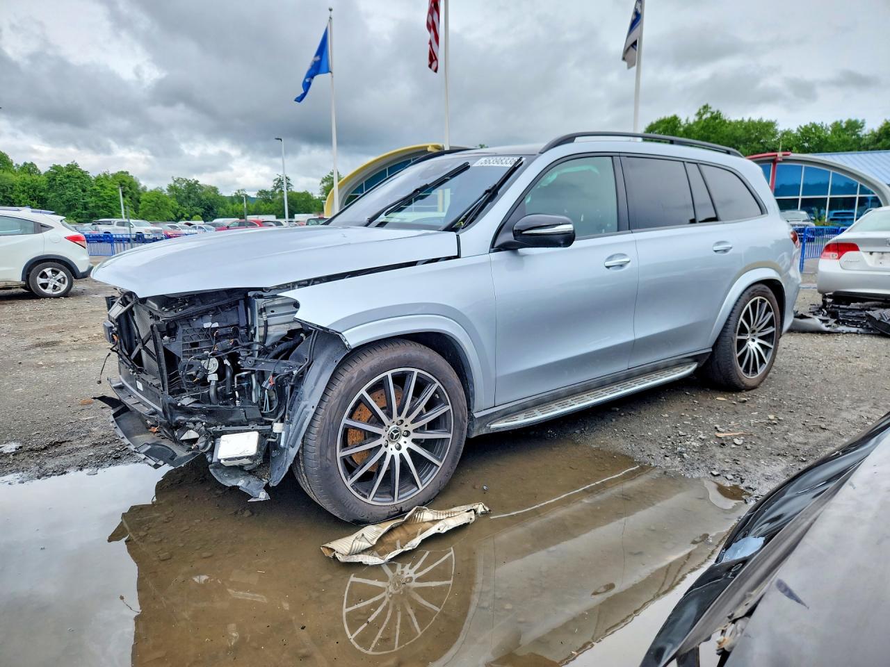 2026 Mercedes-Benz GLS 580, VIN 4JGFF8FE9TB524102 — Front end