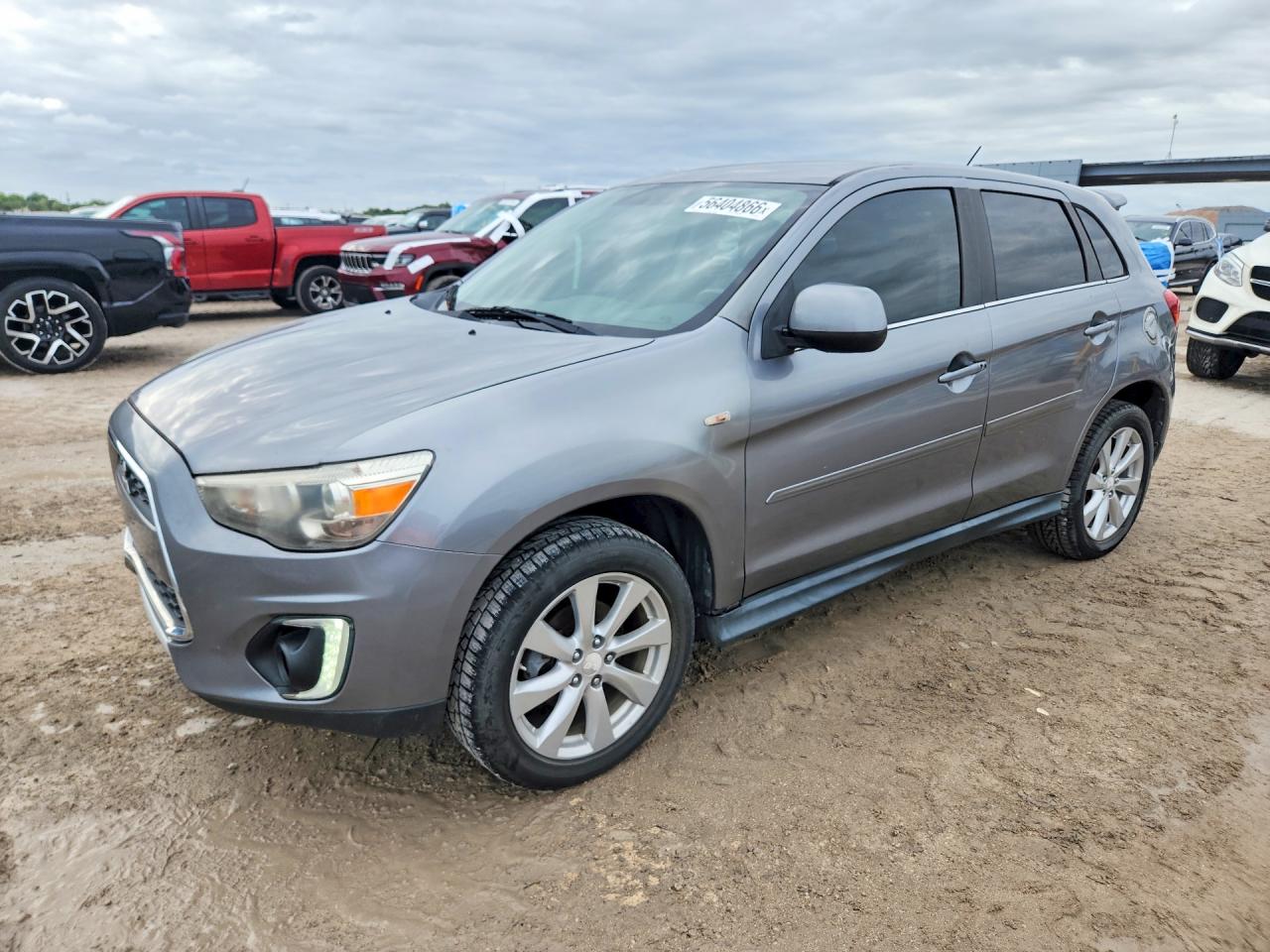 2015 Mitsubishi Outlander SE, VIN 4A4AR4AU5FE013320 — Minor dents and scratches