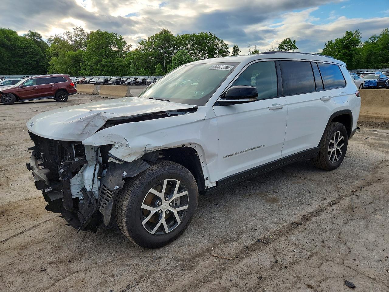 2023 Jeep Grand Cherokee Limited, VIN 1C4RJKBG9P8853213 — Перед