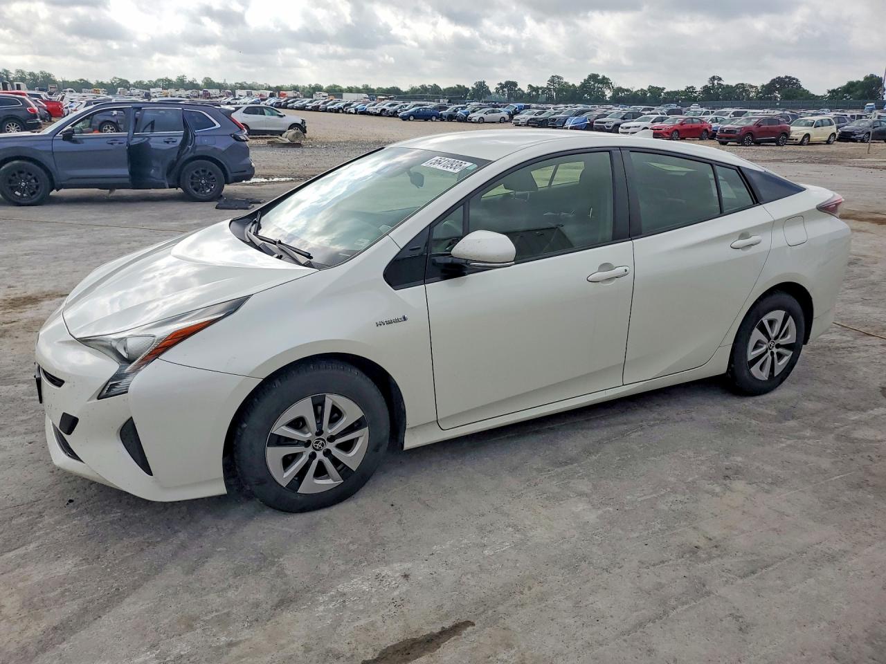 2018 Toyota Prius Three, VIN JTDKARFU0J3553395 — Ранее повреждён