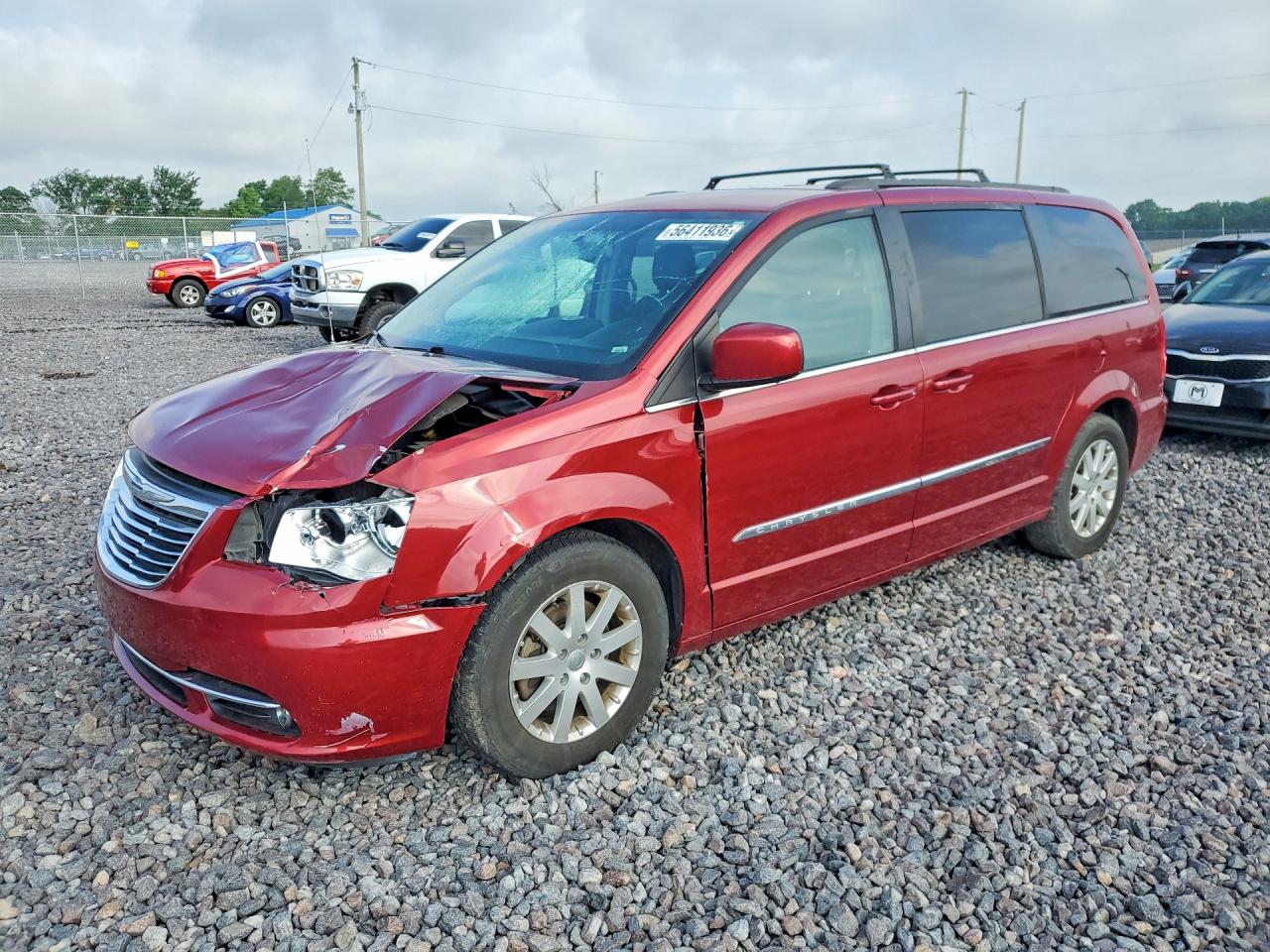 2016 Chrysler Town & Country Touring, VIN 2C4RC1BG4GR110807 — Front end