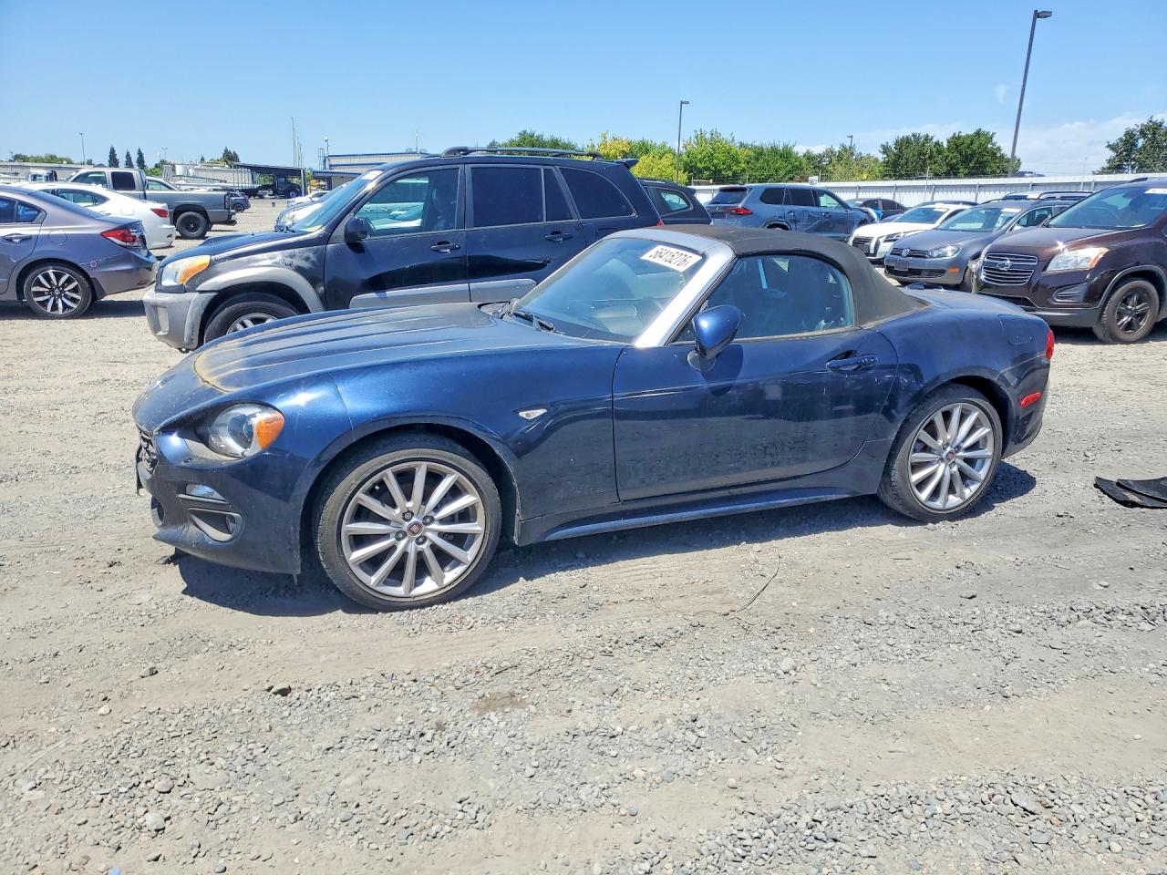 2018 FIAT 124 Spider Lusso, VIN JC1NFAEK0J0140181 — Front end