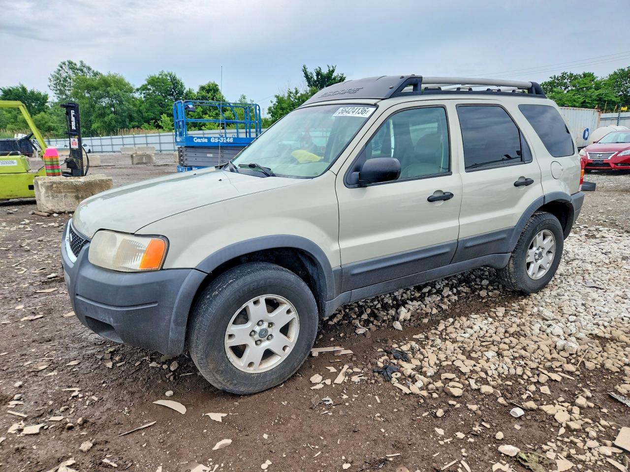 2004 Ford Escape XLT, VIN 1FMYU93184KA64096 — Зад