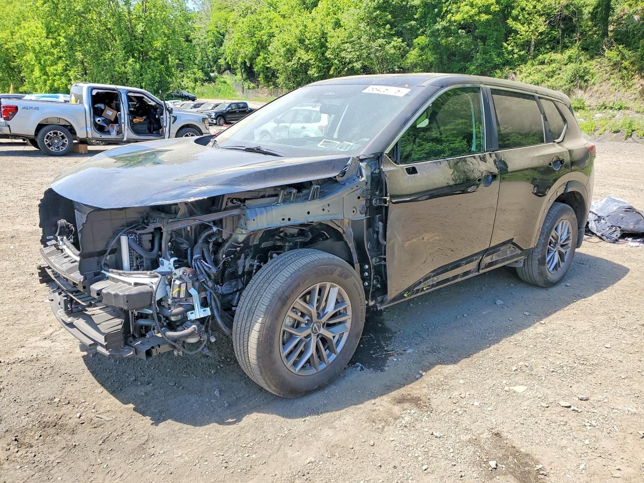 2025 Nissan Rogue S, VIN 5N1BT3AB4SC871675 — Front end