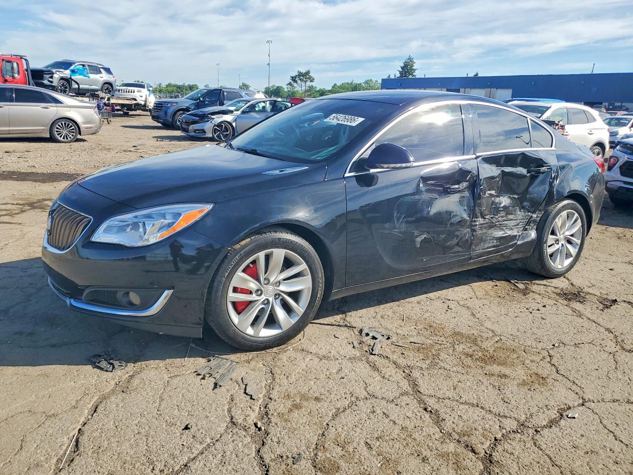 2016 Buick Regal Premium II, VIN 2G4GS5GX0G9175515 — Side