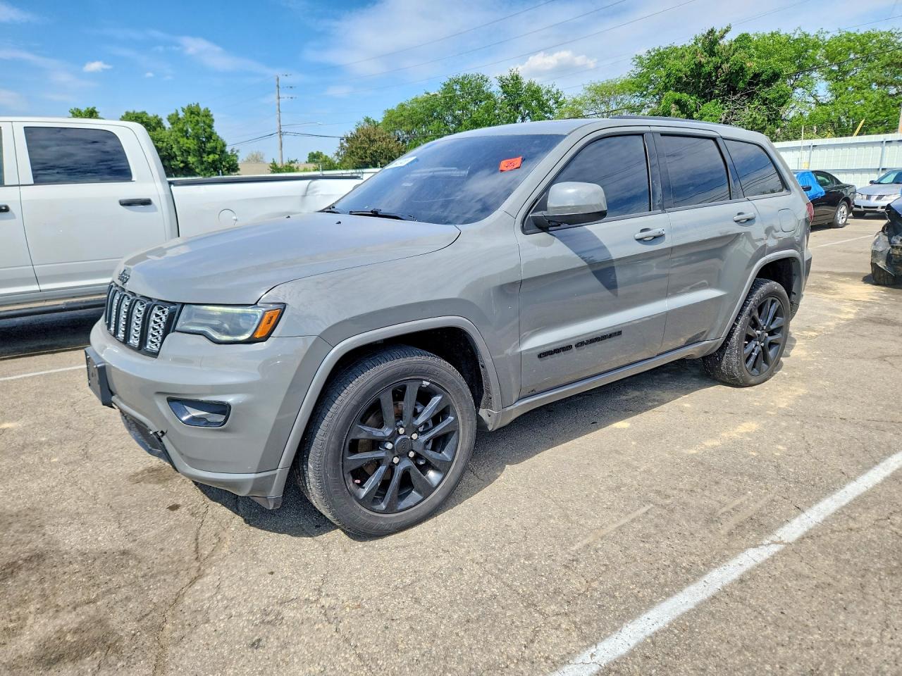 2020 Jeep Grand Cherokee Altitude, VIN 1C4RJFAG7LC151682 — Side