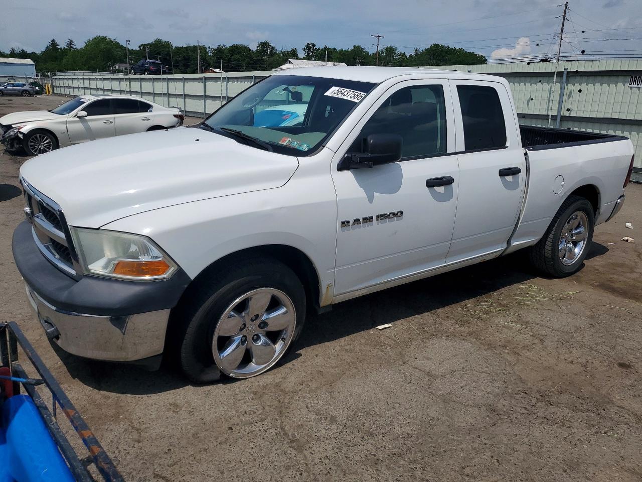 2011 Ram 1500 Big Horn, VIN 1D7RV1GPXBS572529 — Перед
