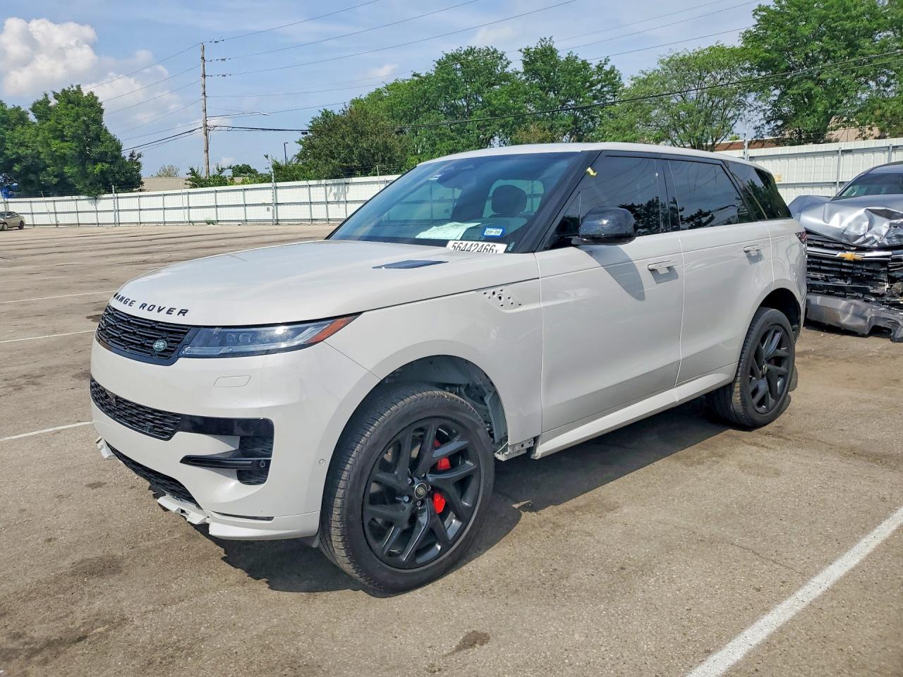 2024 Land Rover Range Rover Sport Dynamic SE, VIN SAL1L9FU7RA421692 — Front end
