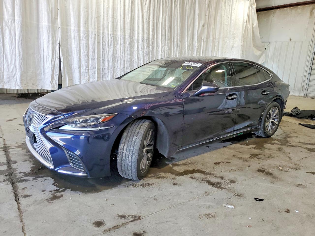 2018 Lexus LS 500, VIN JTHC51FF6J5005190 — Rear end