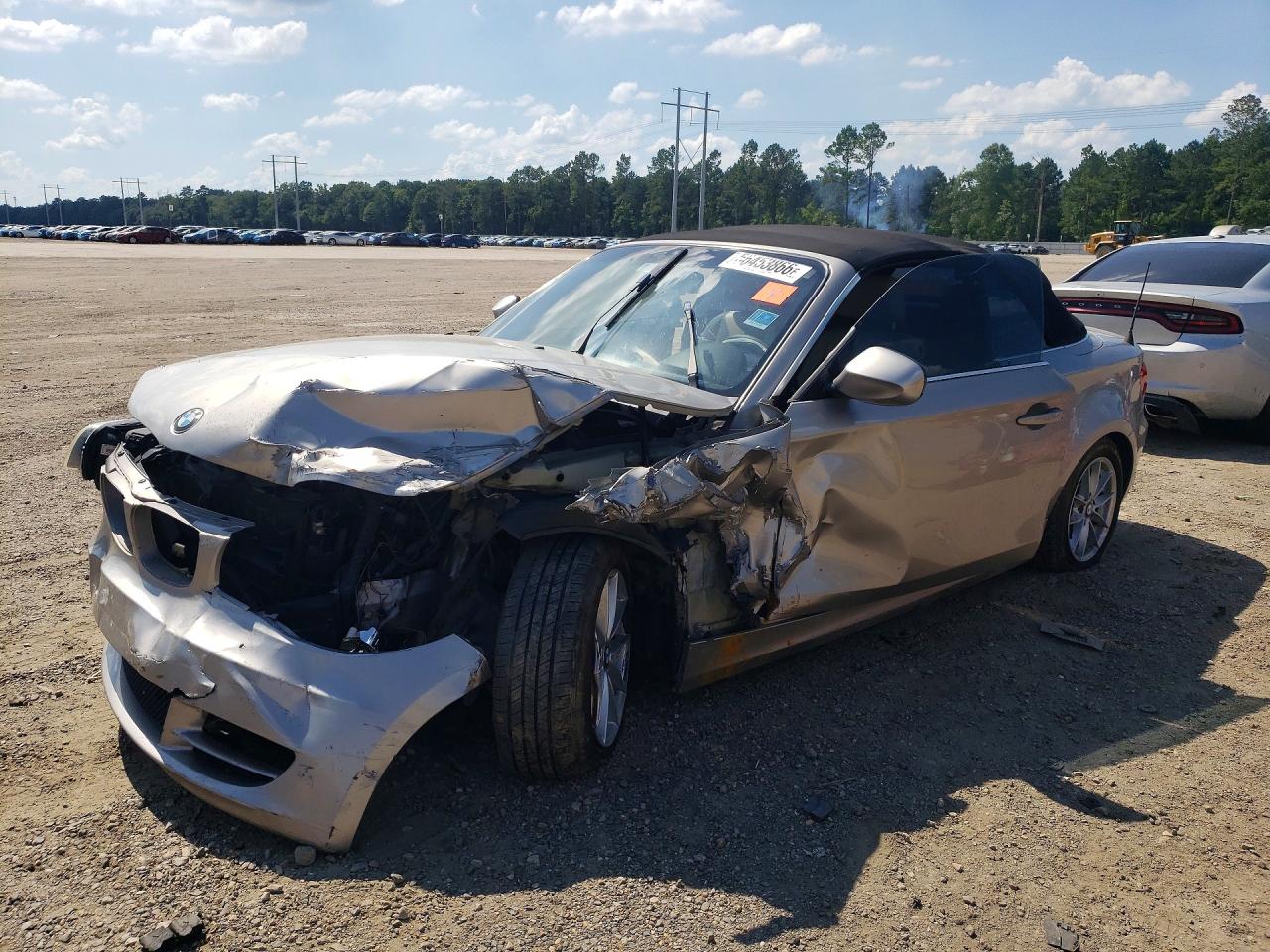 2011 BMW 1 Series 128i, VIN WBAUL7C53BVM79039 — Front end