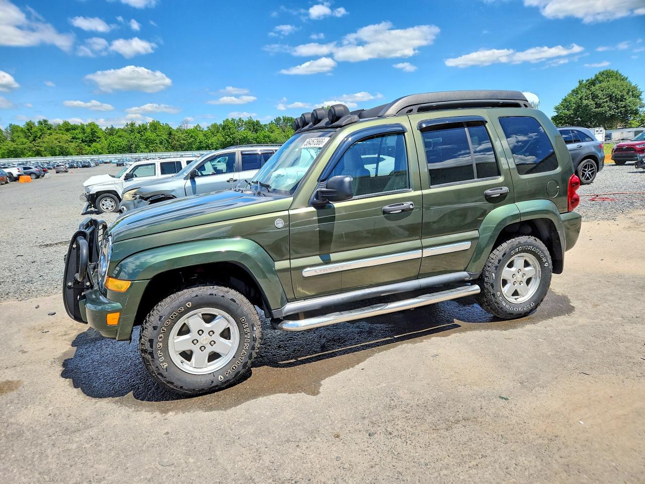 2006 Jeep Liberty Sport, VIN 1J4GL48K86W267714 — Front end