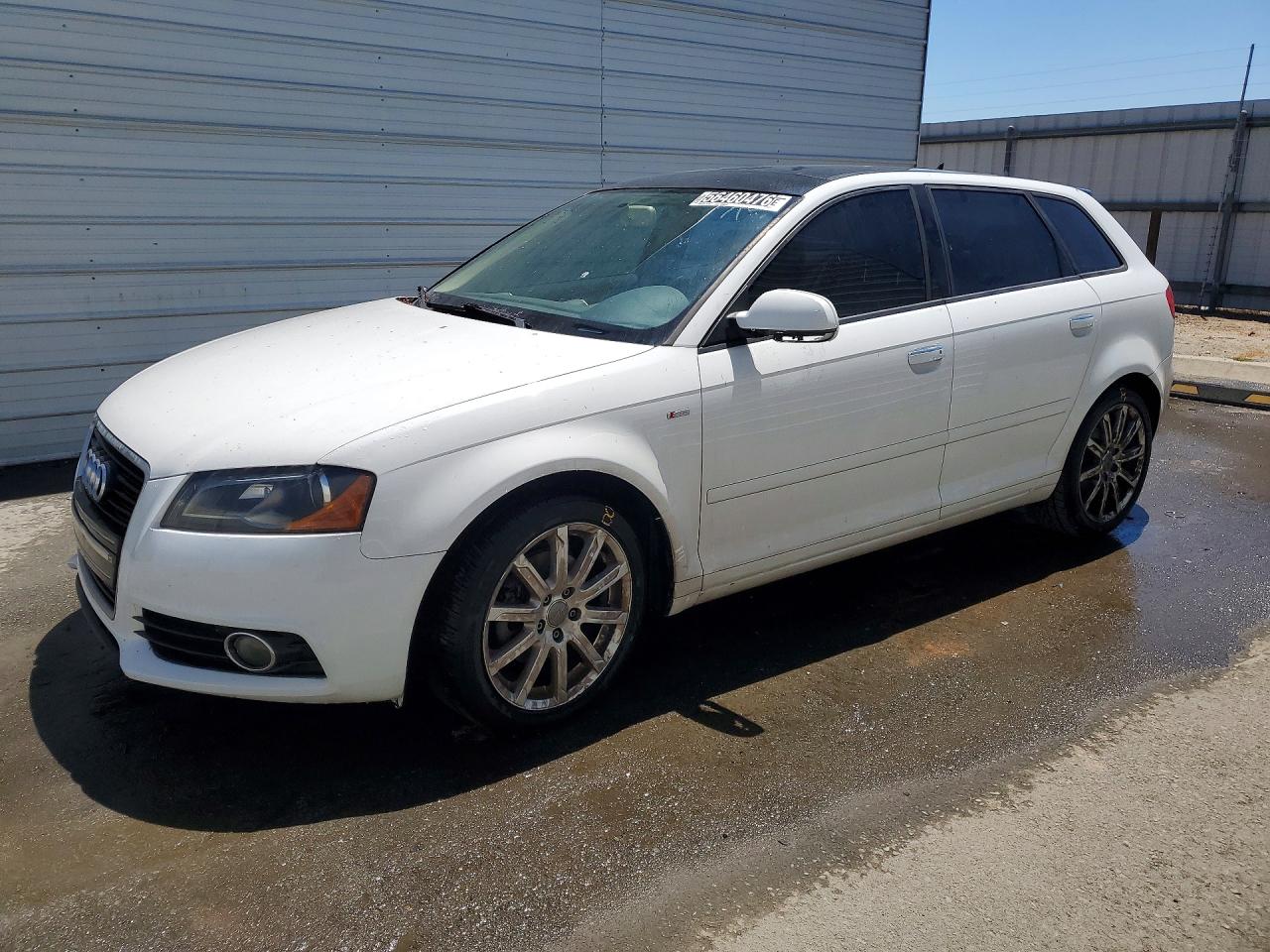 2013 Audi A3 Premium Plus, VIN WAUKJAFM2DA022343 — Minor dents and scratches