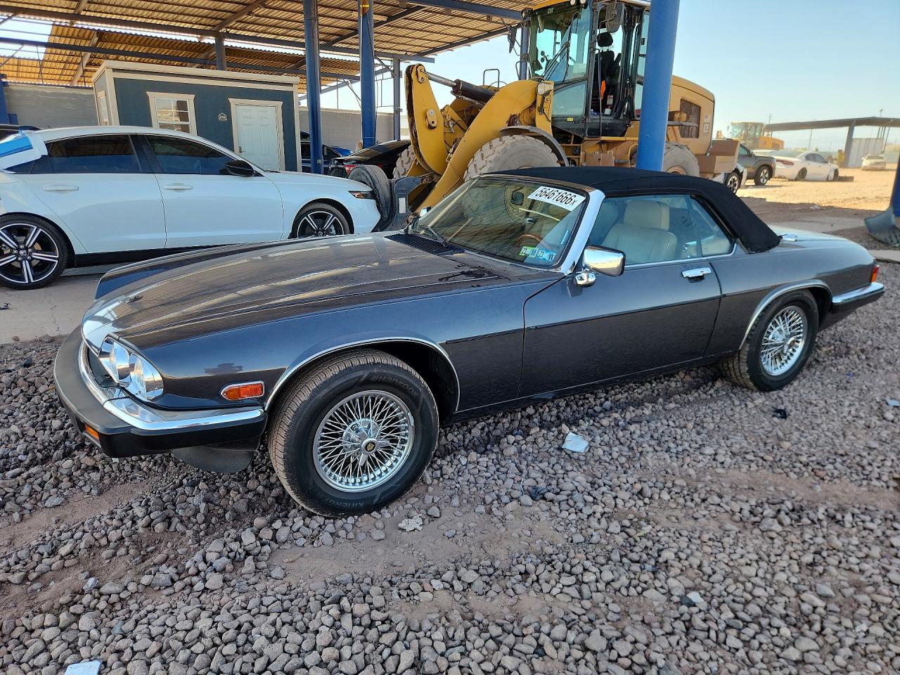 1989 Jaguar XJS, VIN SAJNV4843KC157515 — Minor dents and scratches