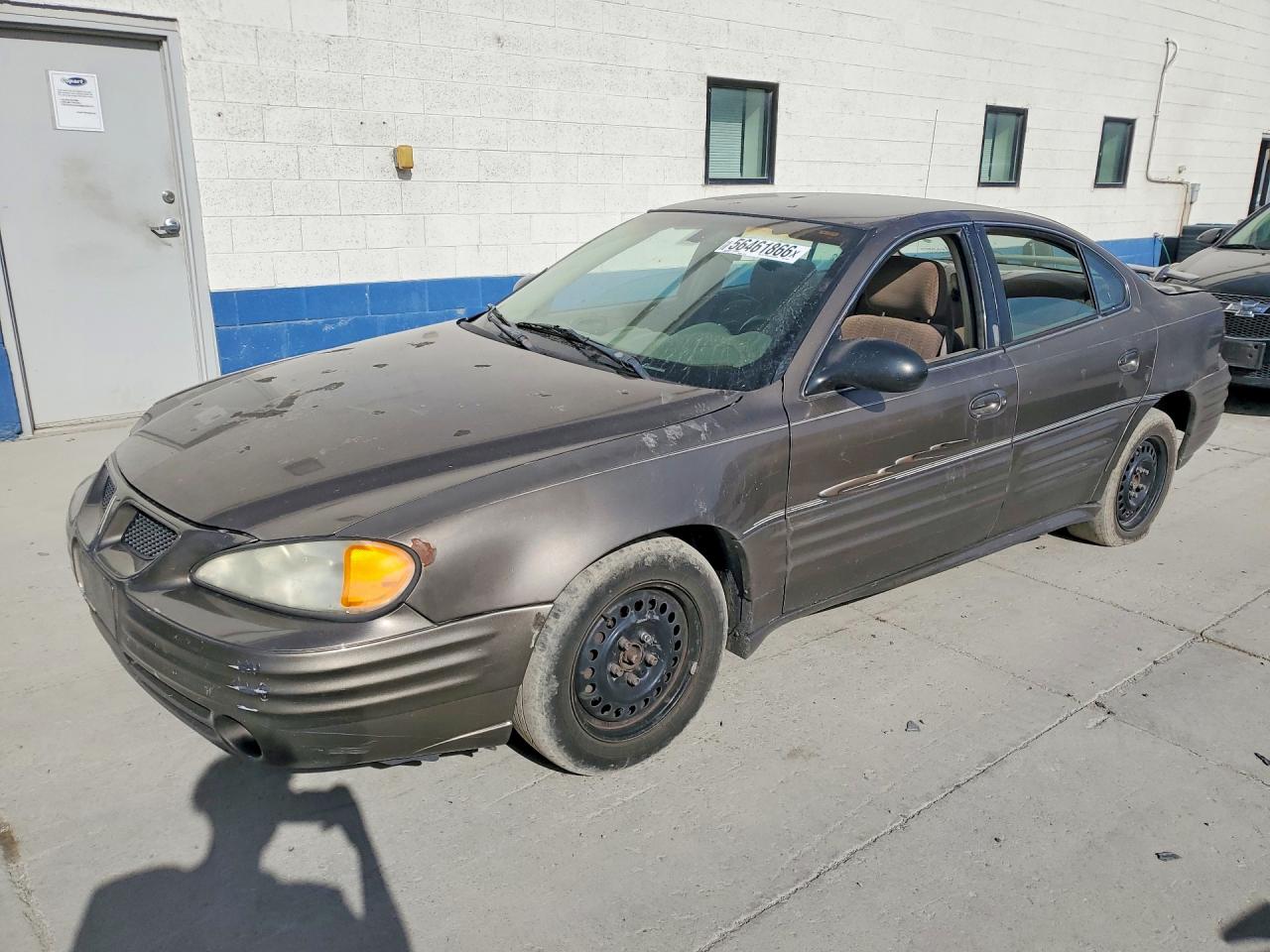 2002 Pontiac Grand Am SE1, VIN 1G2NF52F82C303438 — Minor dents and scratches