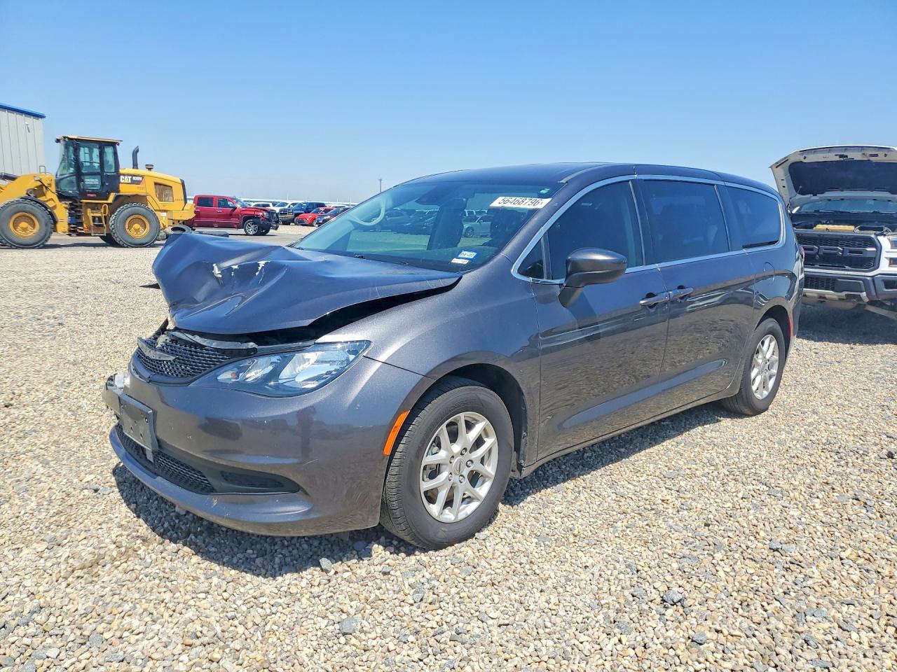 2023 Chrysler Voyager LX, VIN 2C4RC1CG3PR520707 — Перед