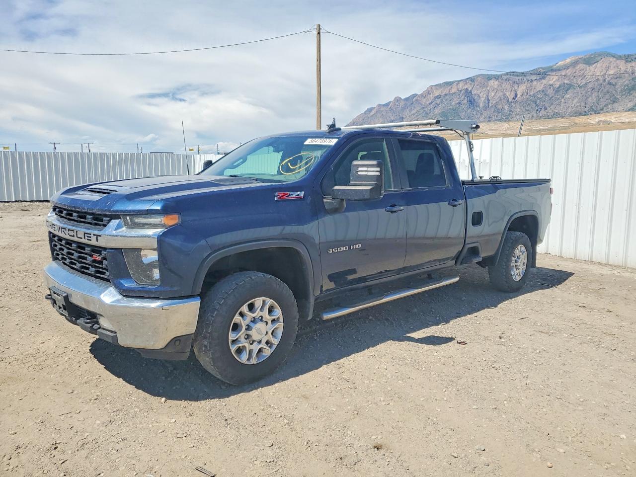 2020 Chevrolet Silverado 3500HD LT, VIN 1GC4YTE7XLF180364 — Зад
