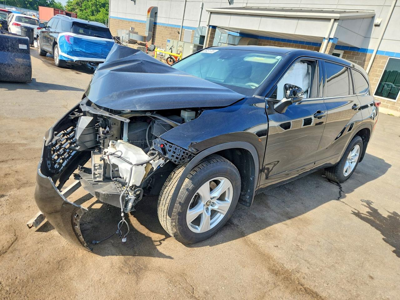 2020 Toyota Highlander L, VIN 5TDCZRBHXLS505877 — Front end