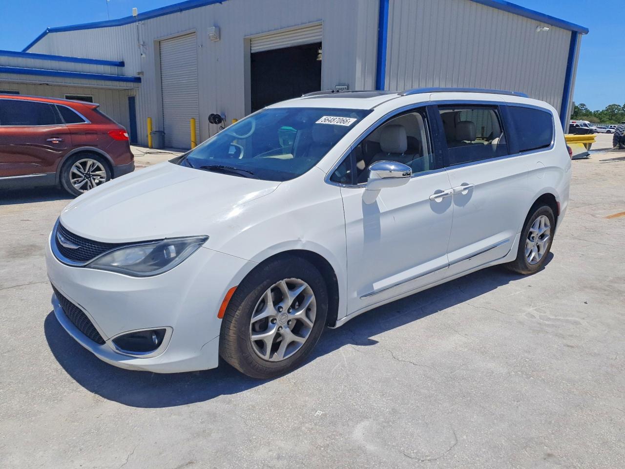 2020 Chrysler Pacifica Limited, VIN 2C4RC1GG3LR272592 — Бок