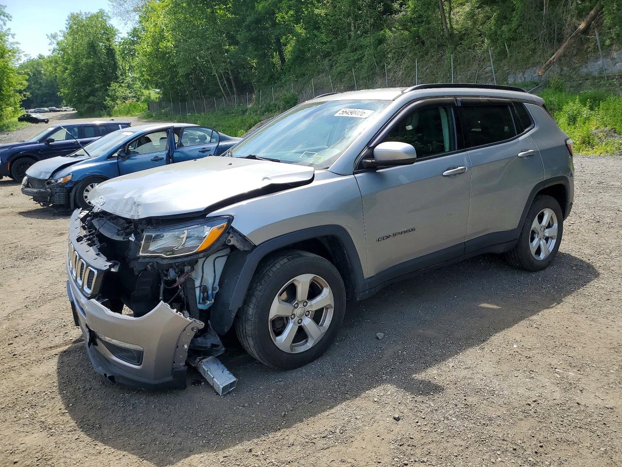2018 Jeep Compass Latitude, VIN 3C4NJDBB2JT255987 — Front end