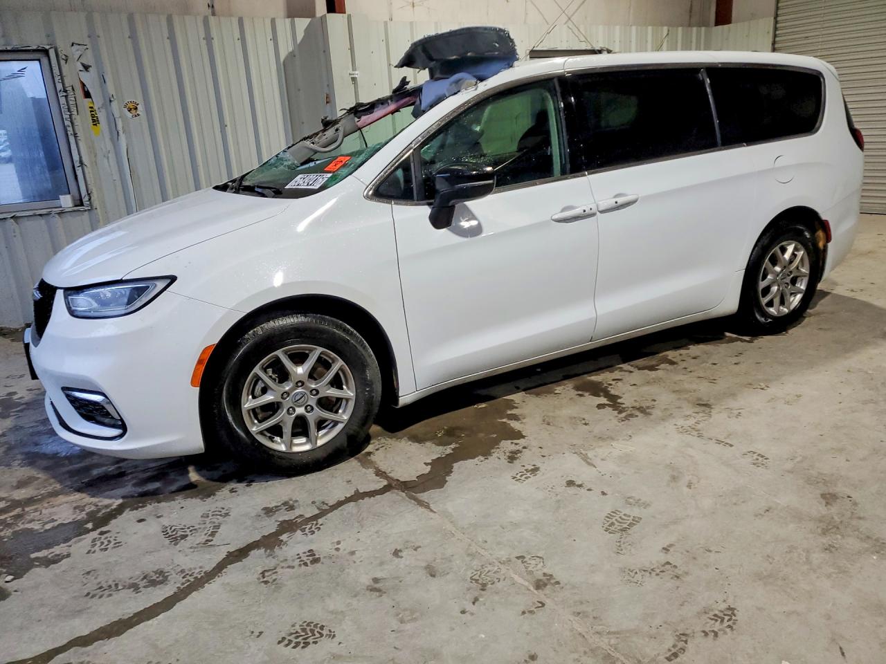 2024 Chrysler Pacifica Touring L, VIN 2C4RC1BG2RR146479 — Rollover
