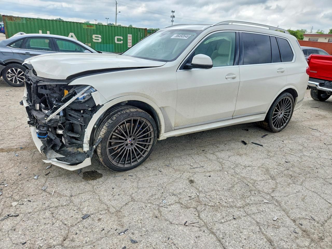 2022 BMW X7 ALPINA XB7, VIN 5UXCX6C11N9K47299 — Front end