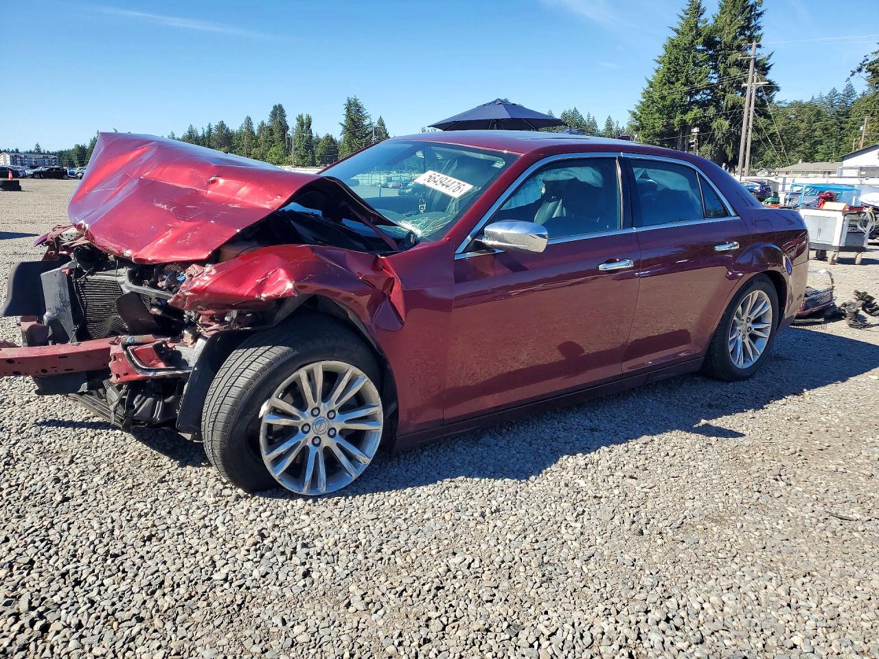 2016 Chrysler 300 C, VIN 2C3CCAEG8GH212204 — Перед