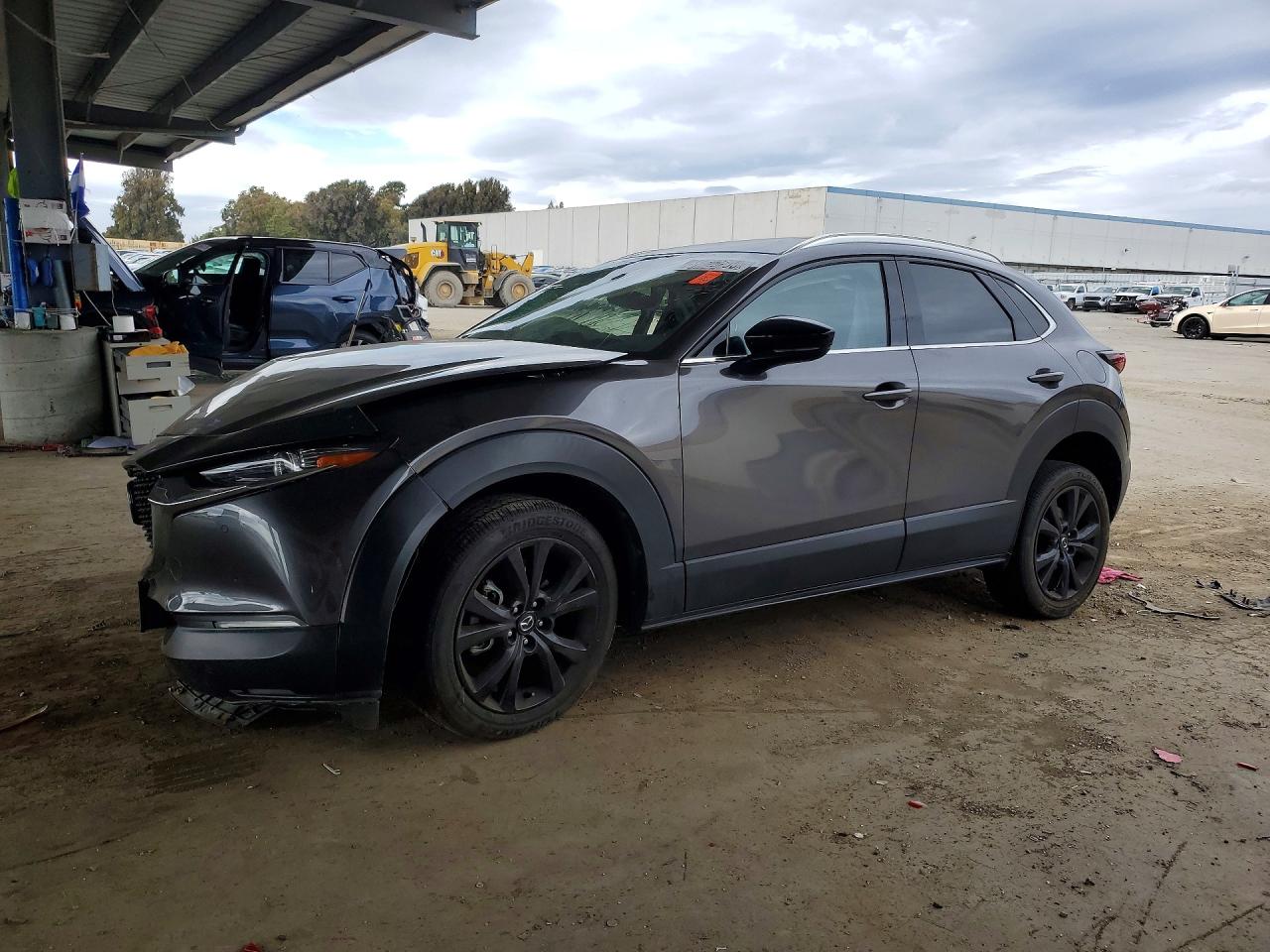 2021 Mazda CX-30 Premium Plus, VIN 3MVDMBEY7MM306422 — Front end