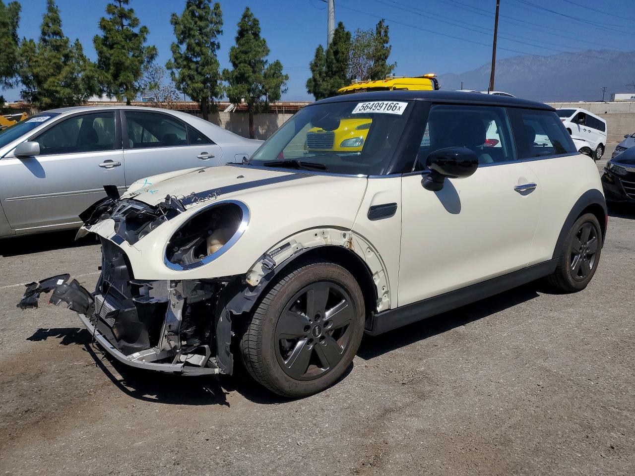 2022 MINI Hardtop Cooper, VIN WMW33DH01N2R06070 — Перед