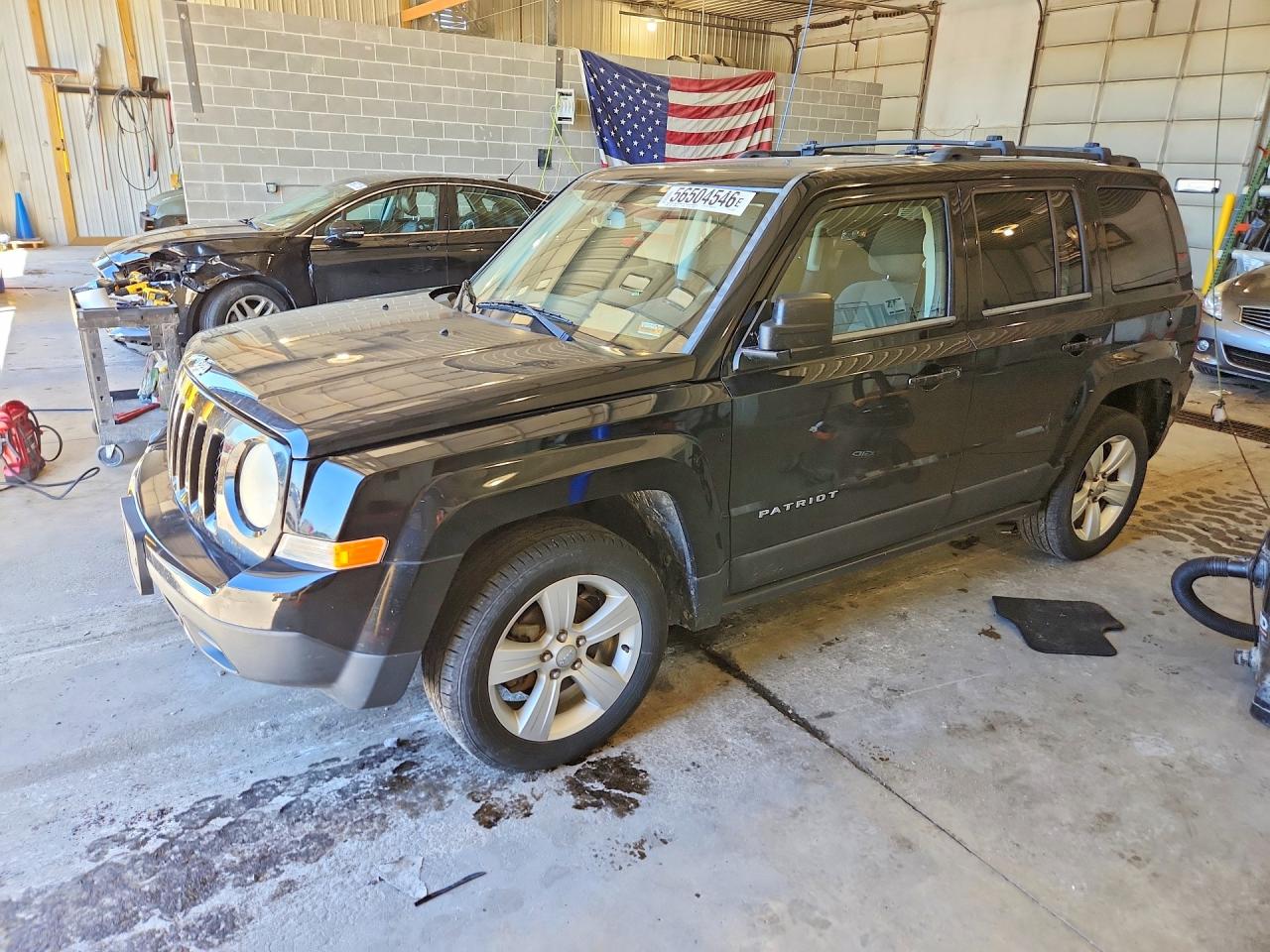 2014 Jeep Patriot Latitude, VIN 1C4NJRFB1ED510728 — Front end