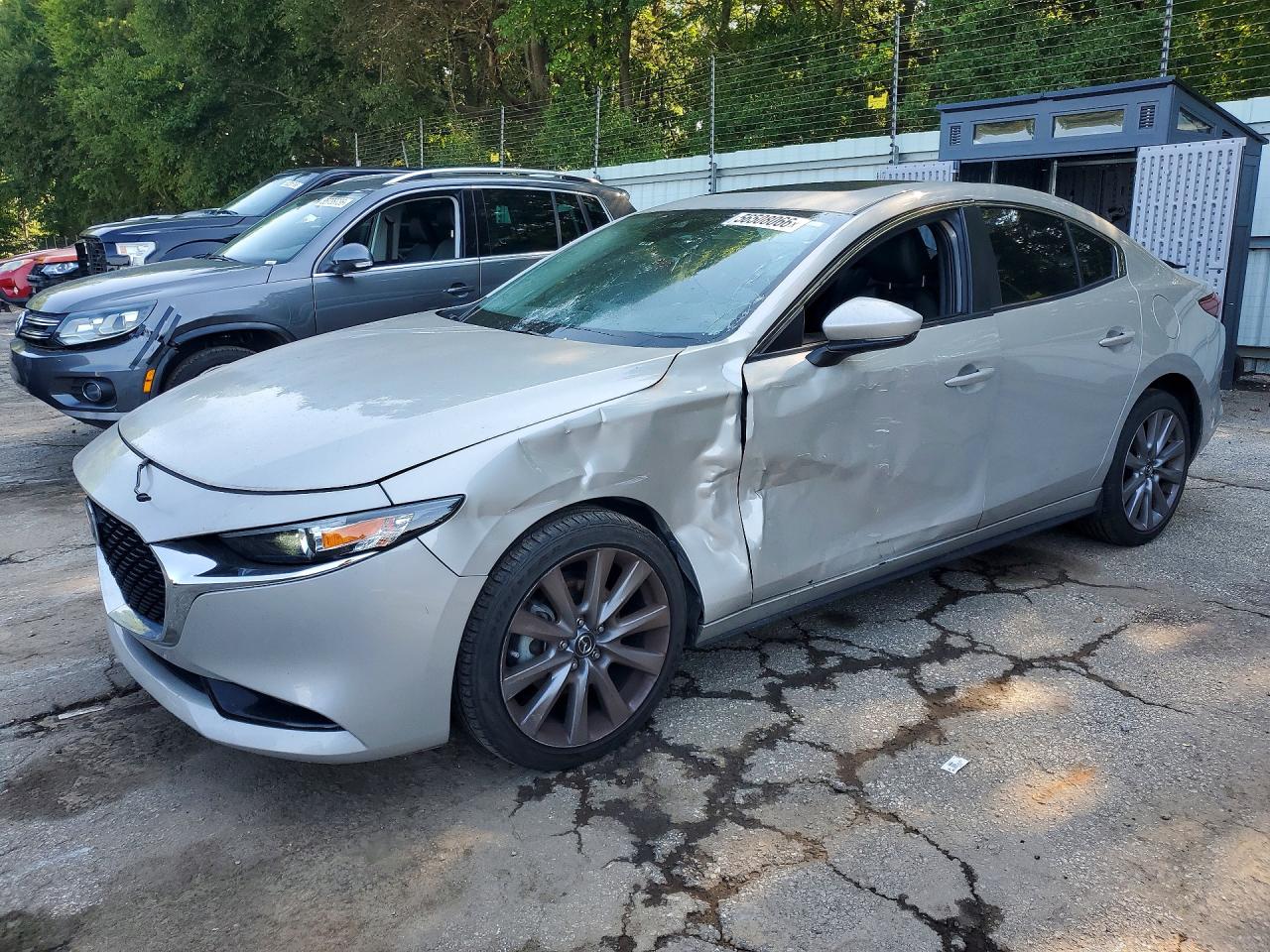 2022 Mazda 3 Preferred, VIN JM1BPBCL6N1500221 — Бок