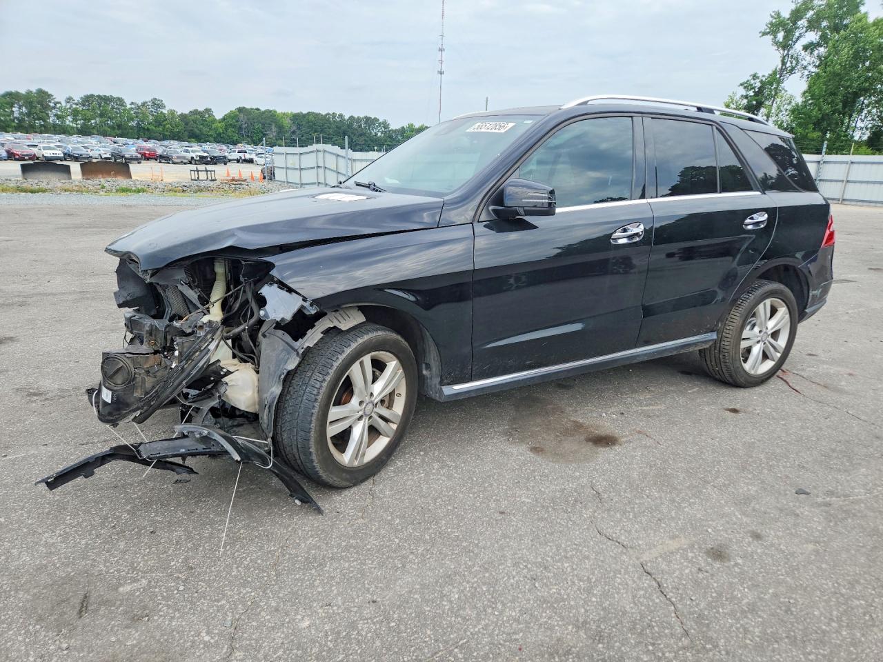 2015 Mercedes-Benz M 350, VIN 4JGDA5JBXFA464844 — Перед