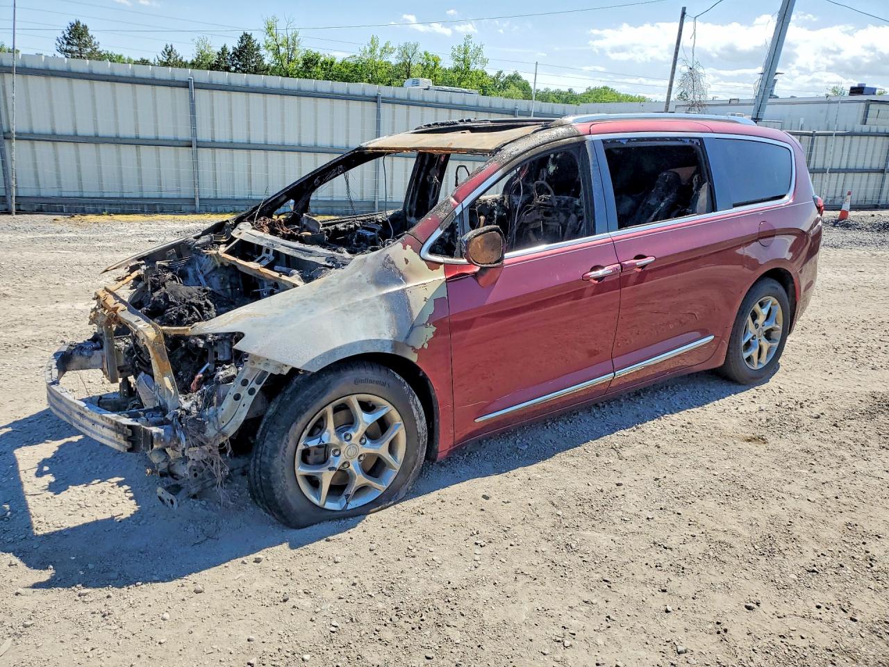 2018 Chrysler Pacifica Limited, VIN 2C4RC1GGXJR232670 — Engine fire