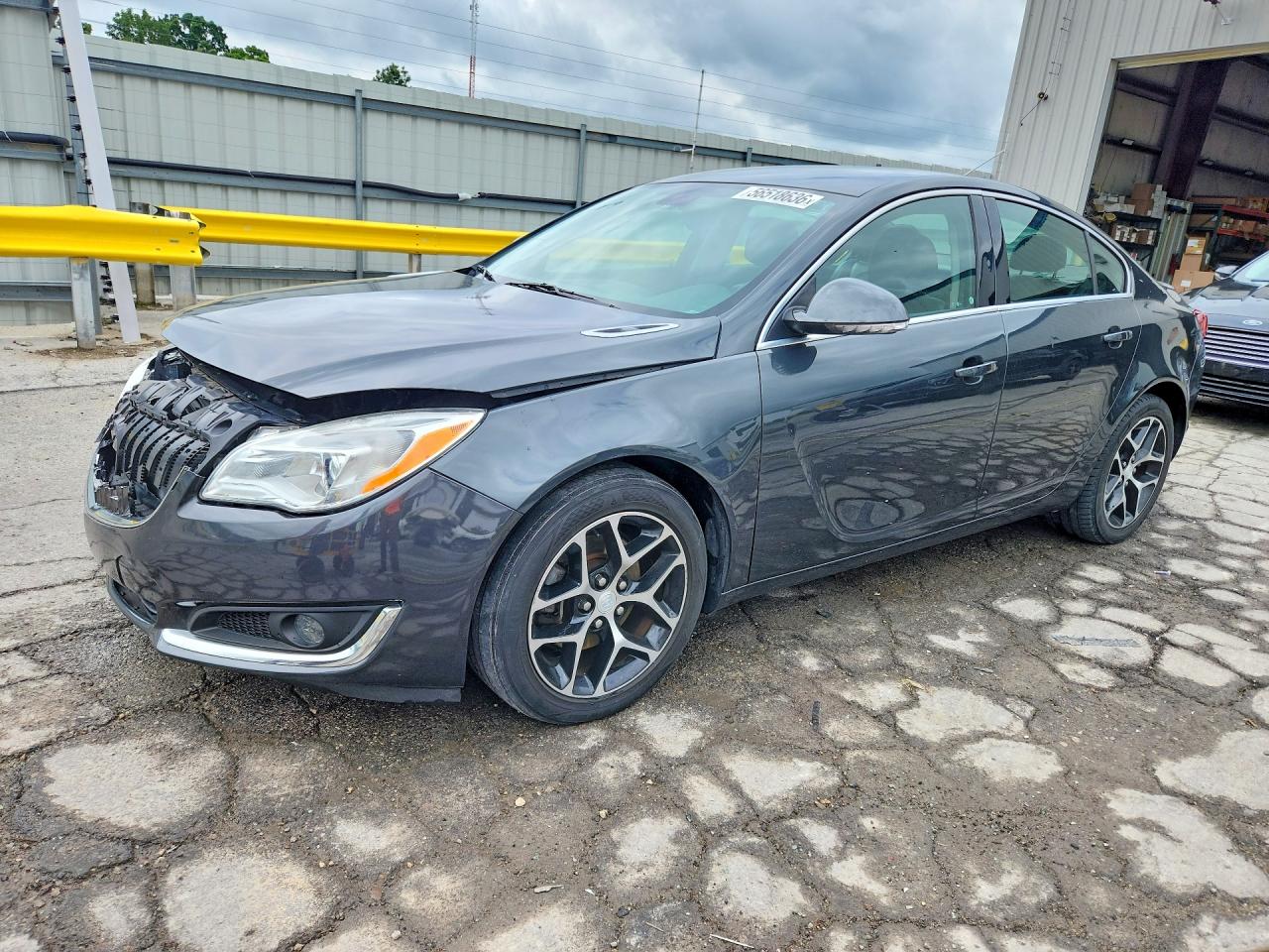 2017 Buick Regal Sport Touring, VIN 2G4GL5EX0H9135582 — Перед