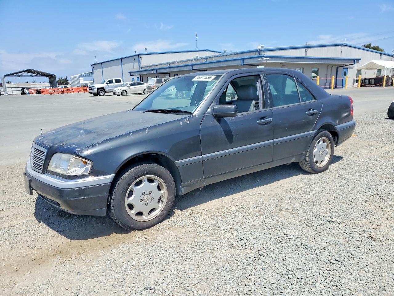 1995 Mercedes-Benz C 2.8L, VIN WDBHA28E1SF161483 — Front end